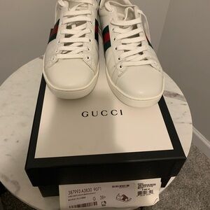 Women’s Gucci Ace Sneakers 38.5